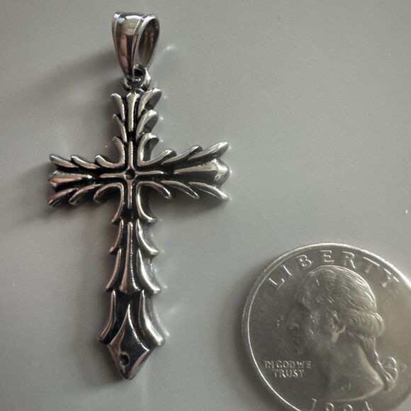 Stainless Steel Cross Pendant 24 Inch Chain Viking Vintage Look Gift Unisex - Picture 3 of 6